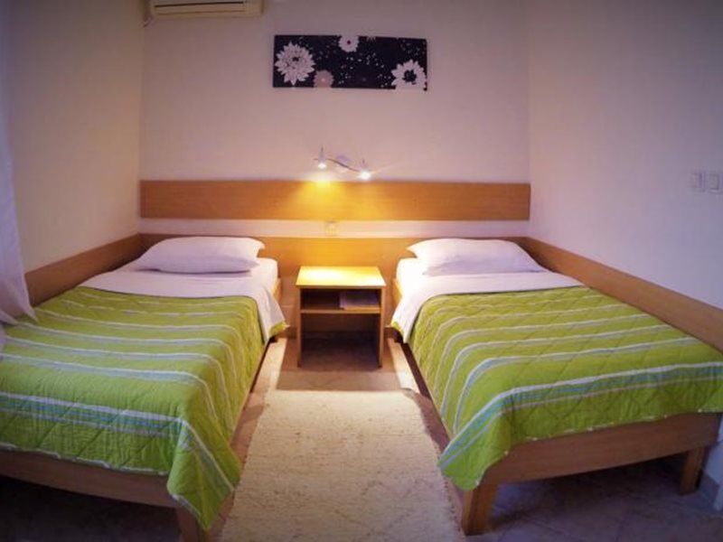 B&B Villa Evandjelina Sremska Kamenica 外观 照片